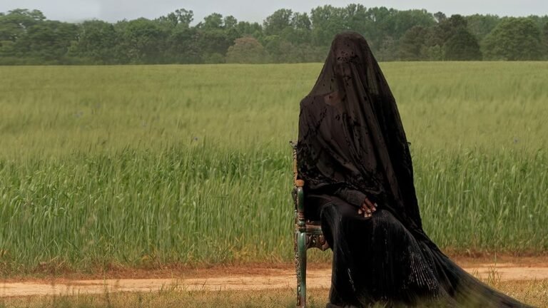 the women in the yard